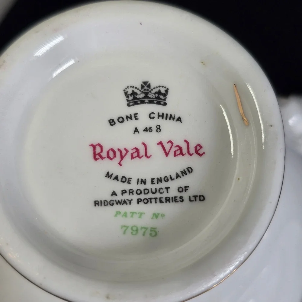 Royal Vale Bone China Tea Trio Red White Rose‎ Pattern Made in England Vintage